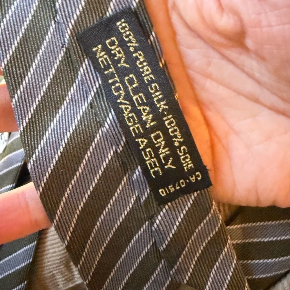 Giorgio Armani Silk Blue and Green striped tie. 100 silk. Very good condition.